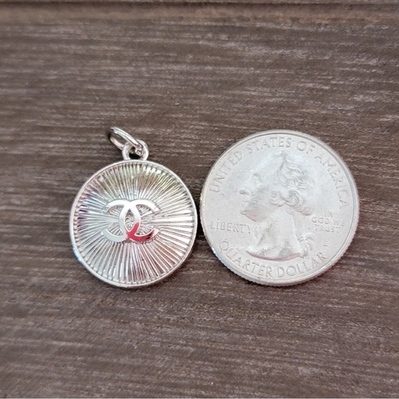 🛍️SOLD🛍️ Chanel Starburst Bag Charm - Picture 3 of 4